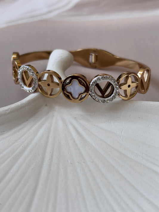 clovery motif bracelet kada