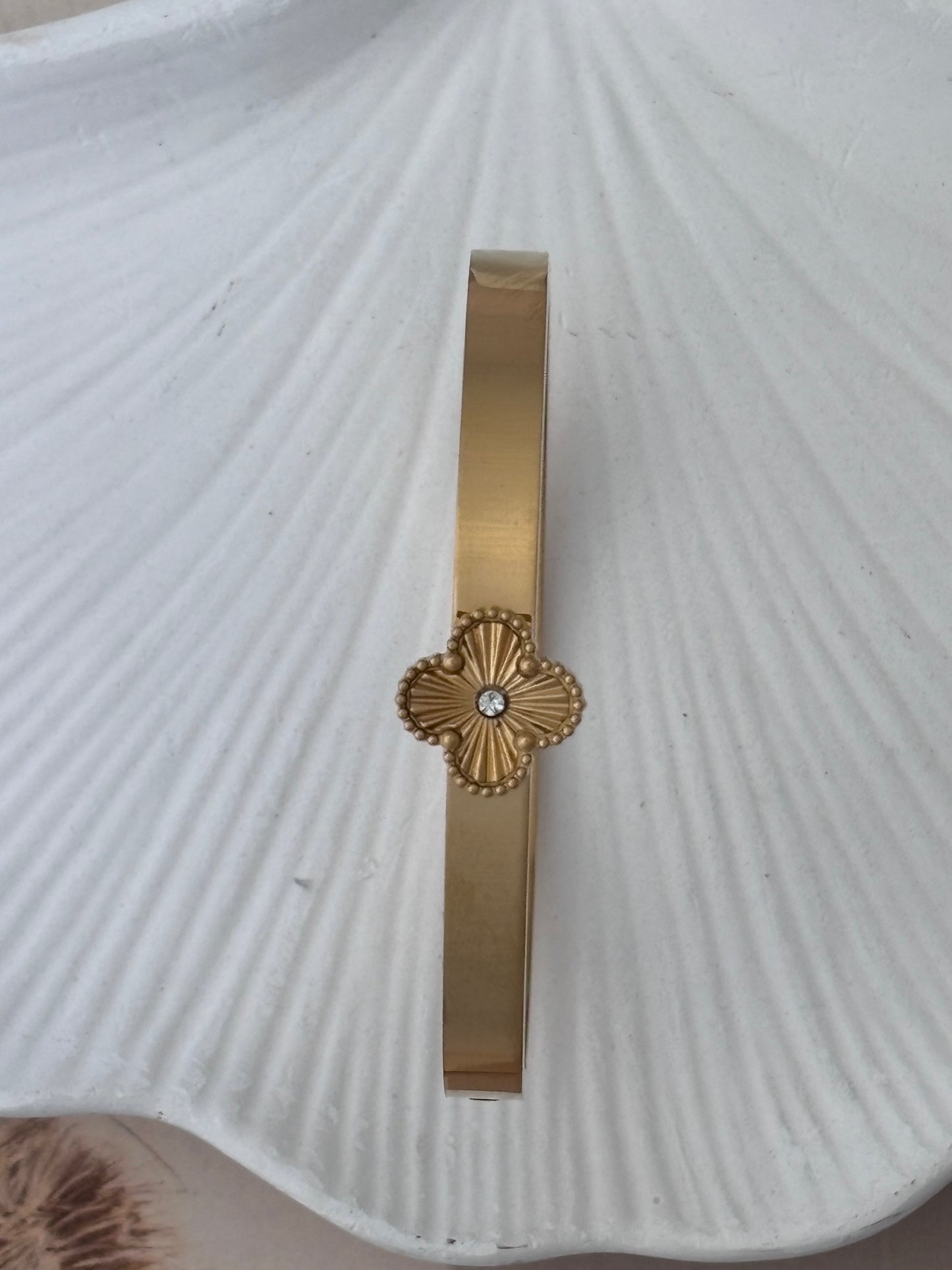 Queen of Clover Golden Bracelet