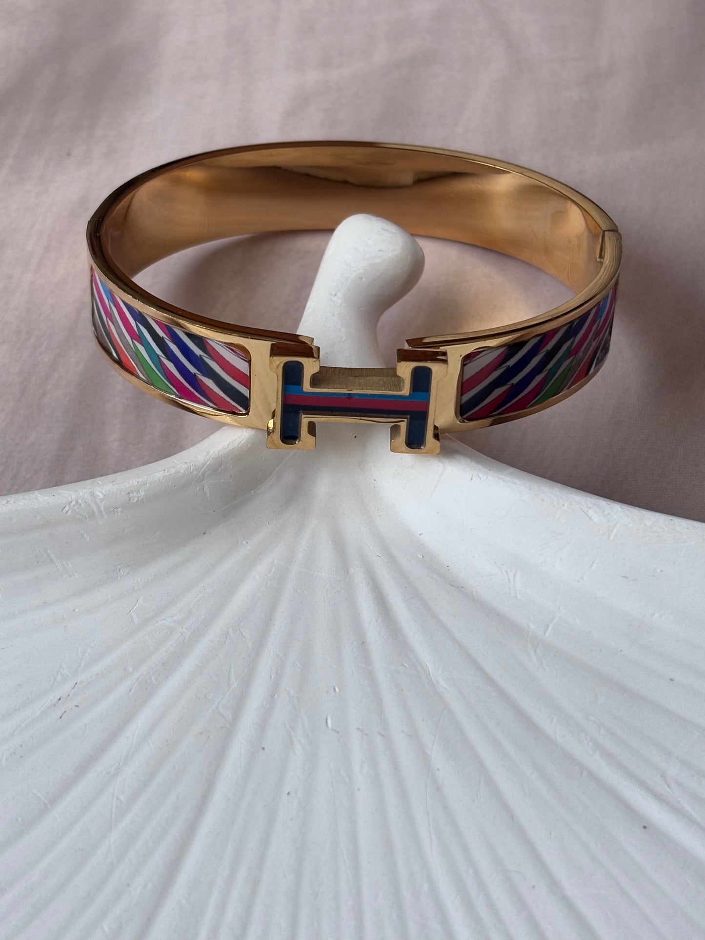 H sticker kada Broad