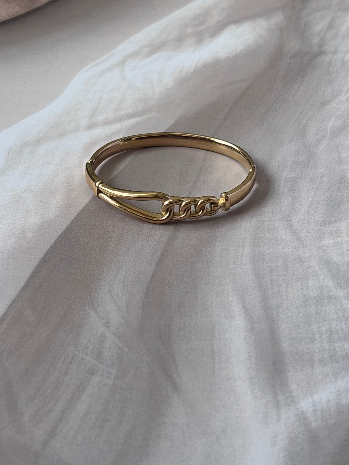 Minimalist chain bracelet