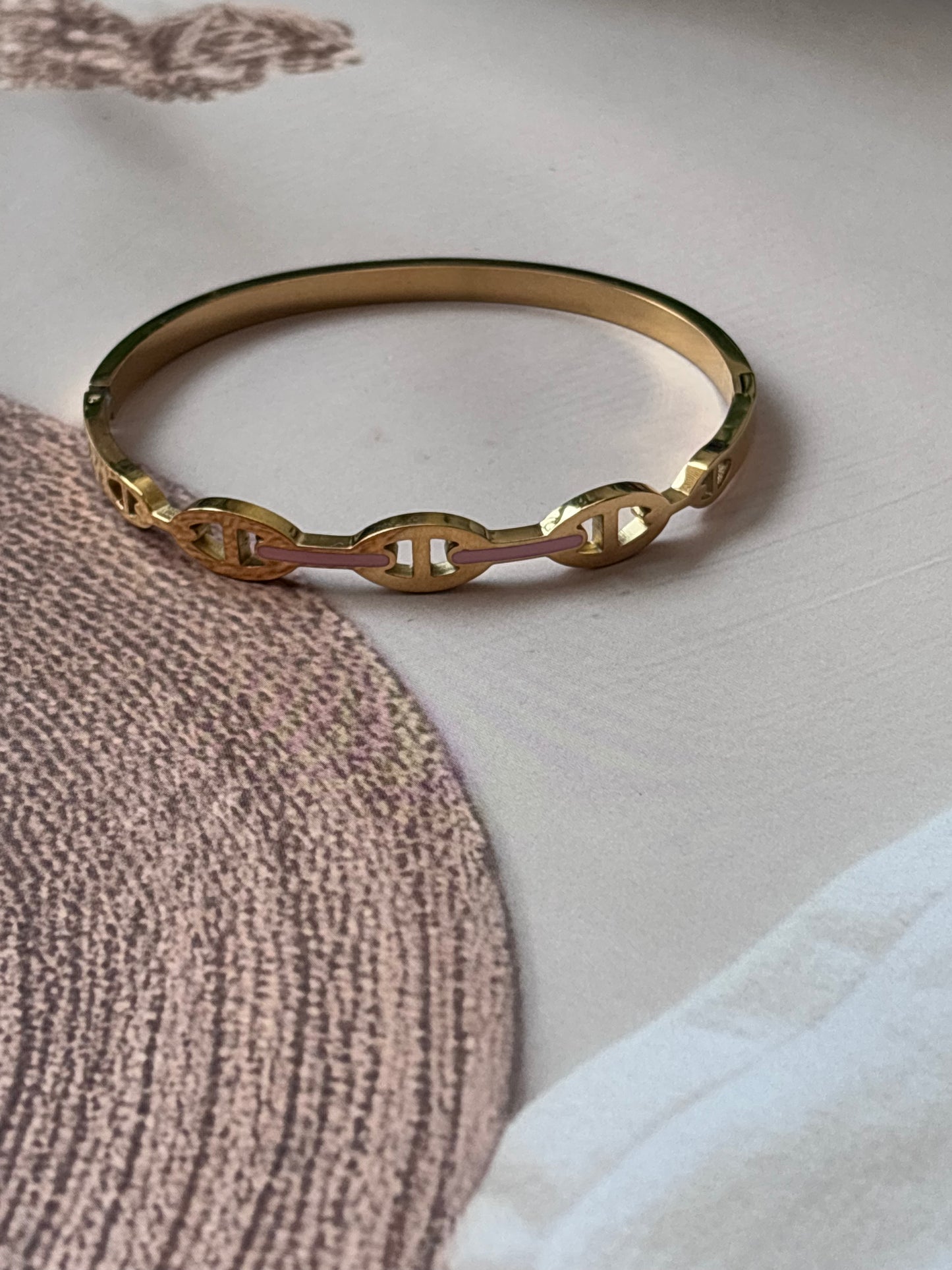 Her Miss inspired sleek line kada