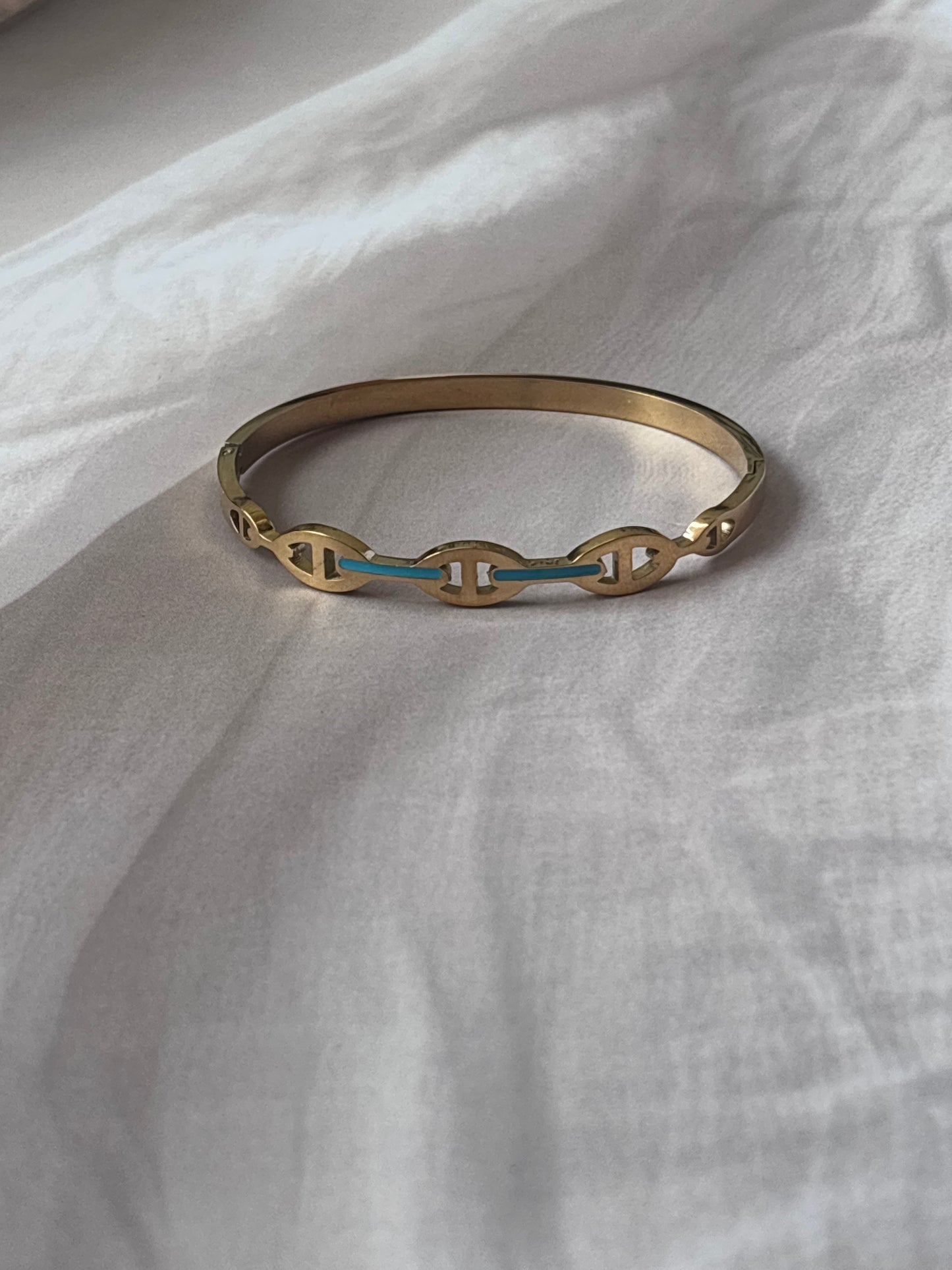 Her Miss inspired sleek line kada