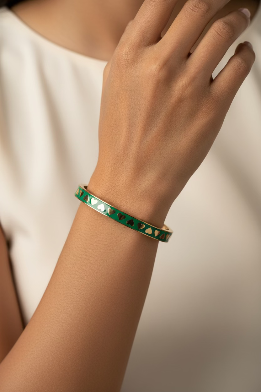 Golden heart motif green kada