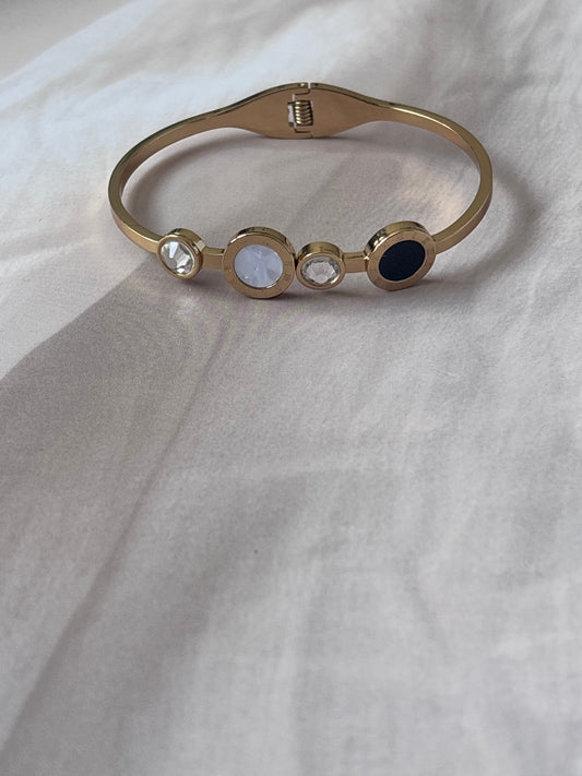 Roman Black and White stud openable kada