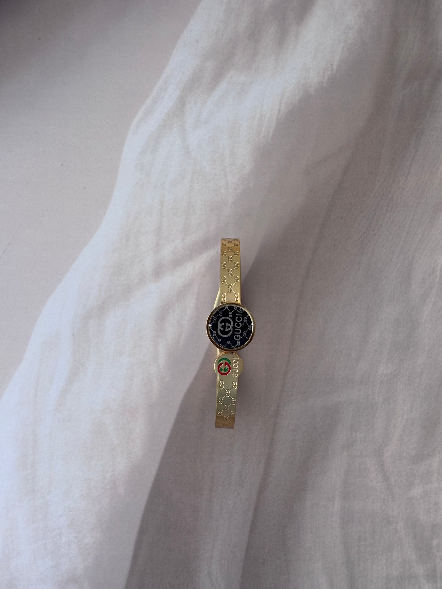 G"G" inspired centre motif embossed kada bracelet