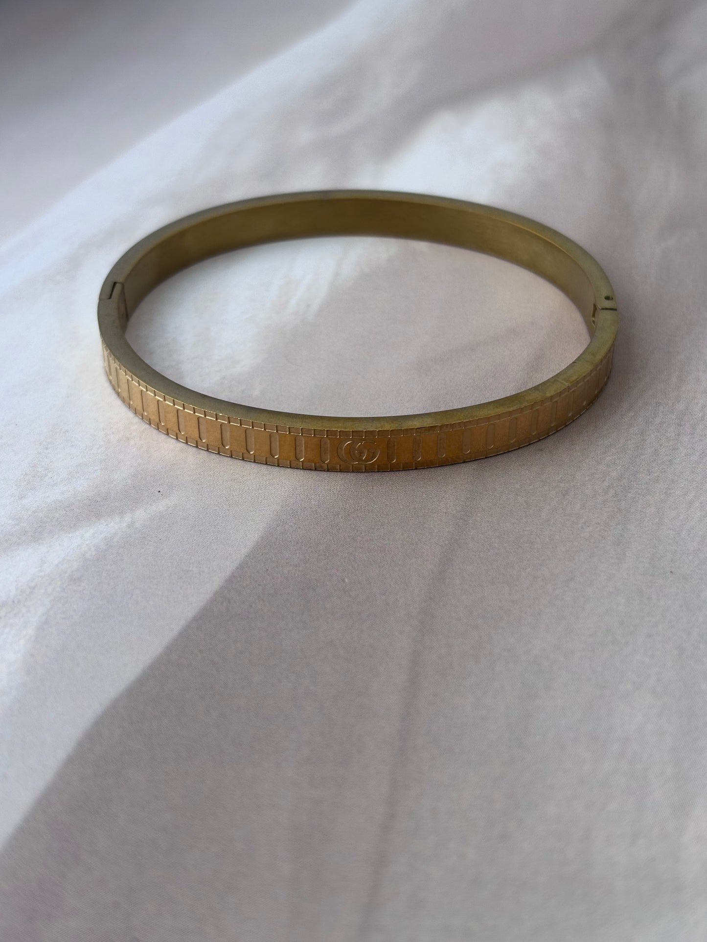 G'G' sleek golden kada