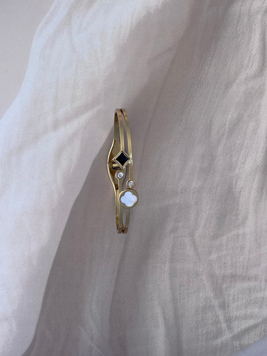 White clover black diamond stone kada