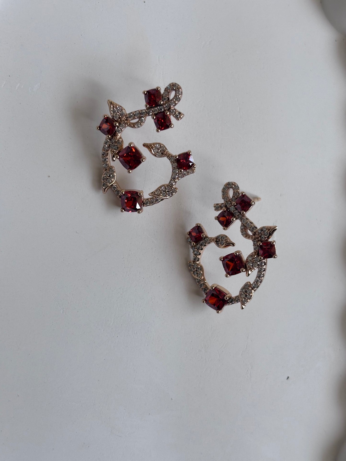 Curvy flower Vel Earrings