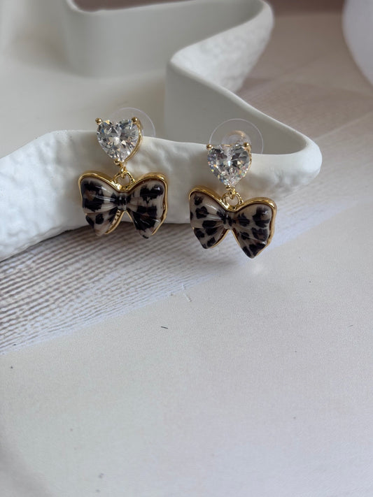 Animal Bow dangler