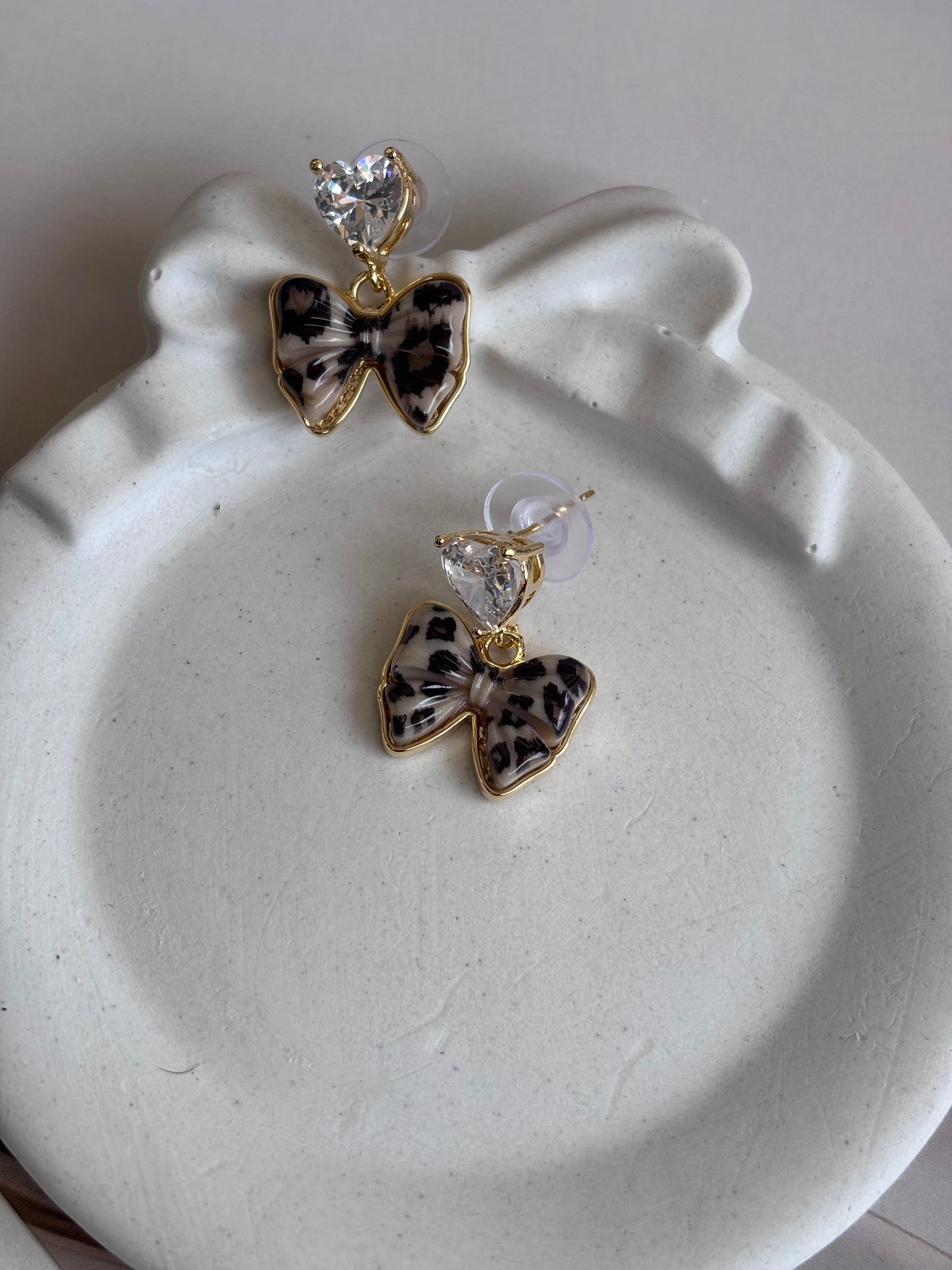 Animal Bow dangler