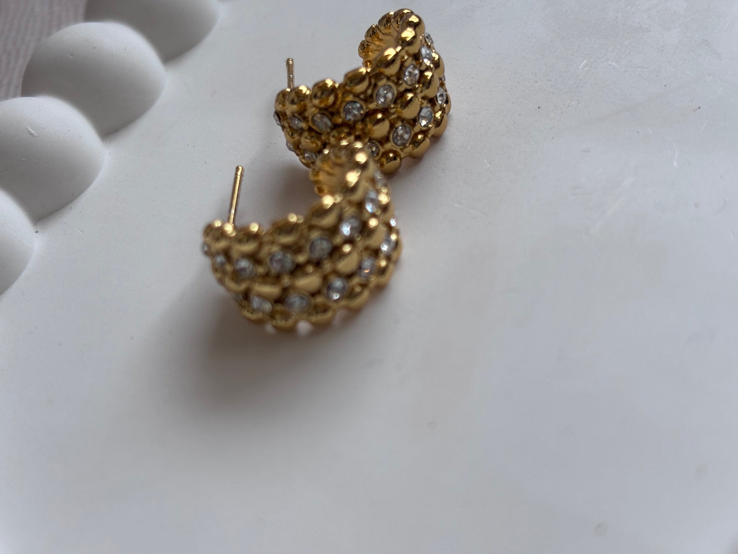 Dotty Study Curvy Stud