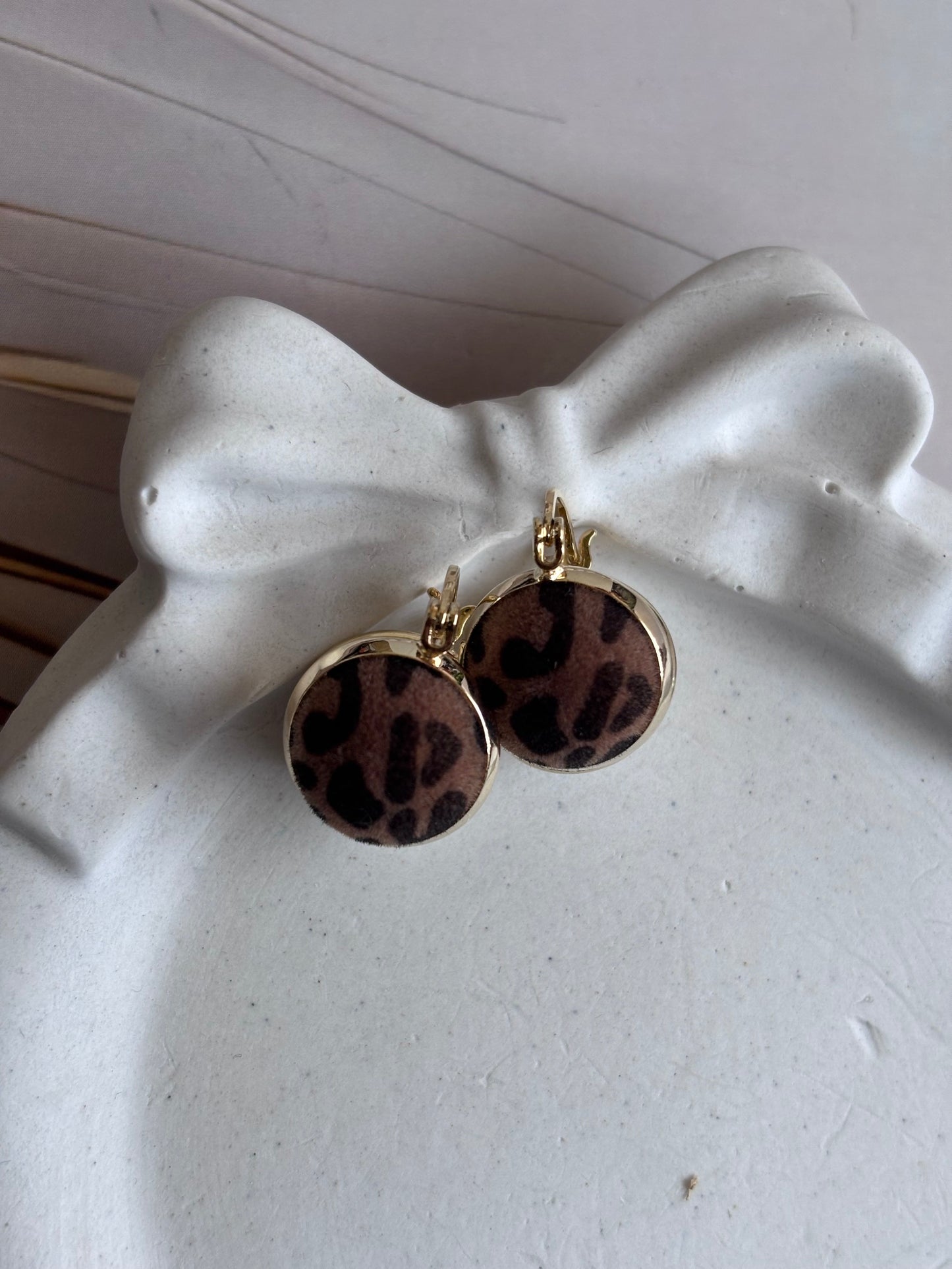 Animal Print Pearly huggie earrings
