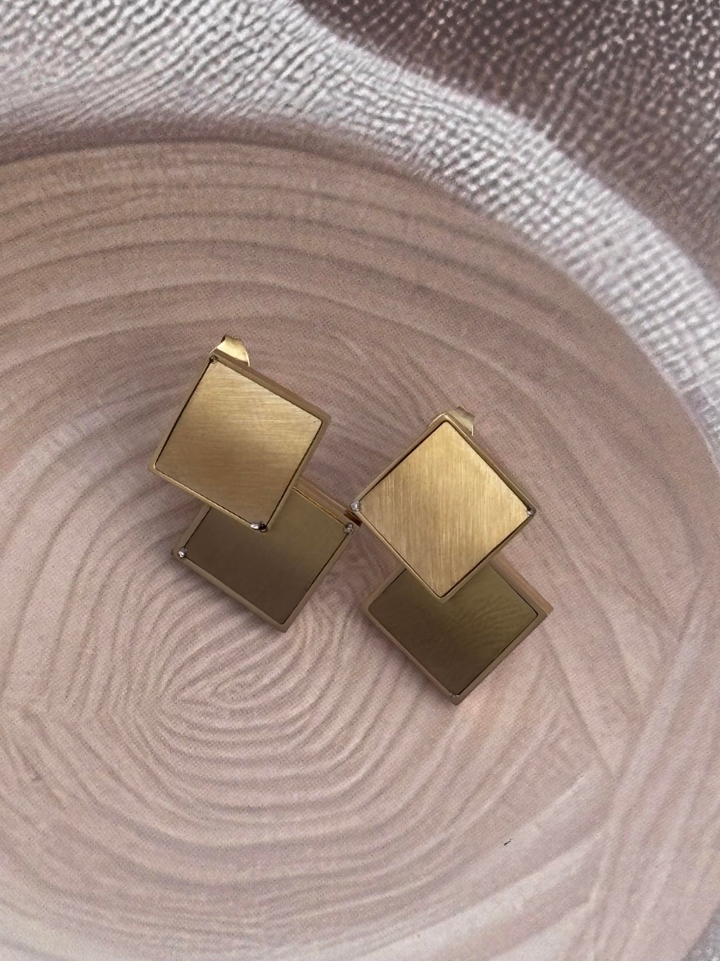 Dual Kite Studs