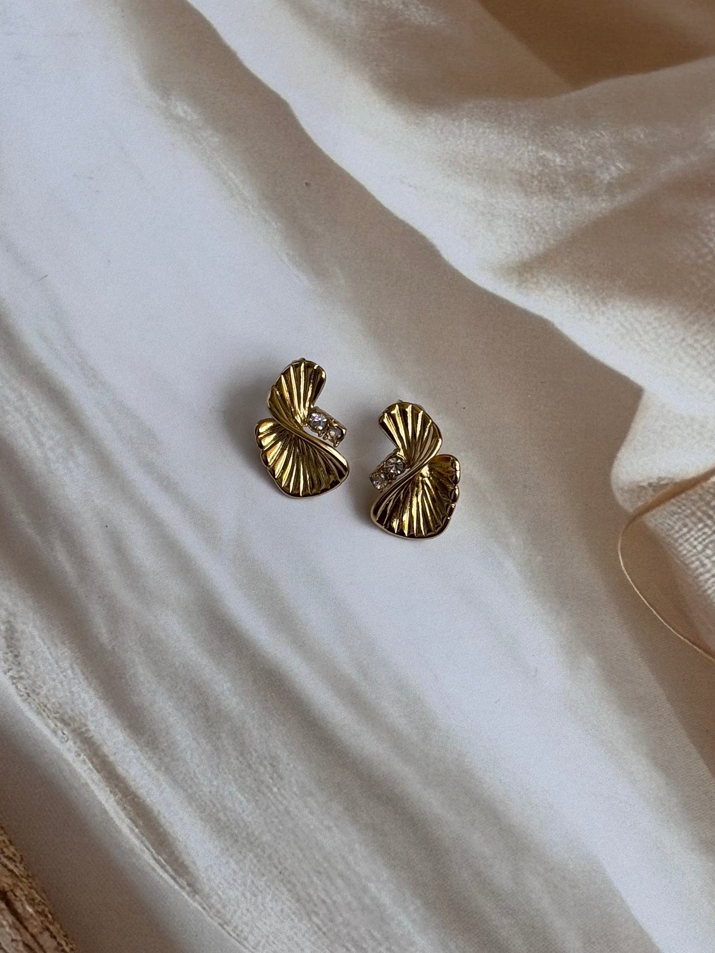 Twisty Me Stud earrings