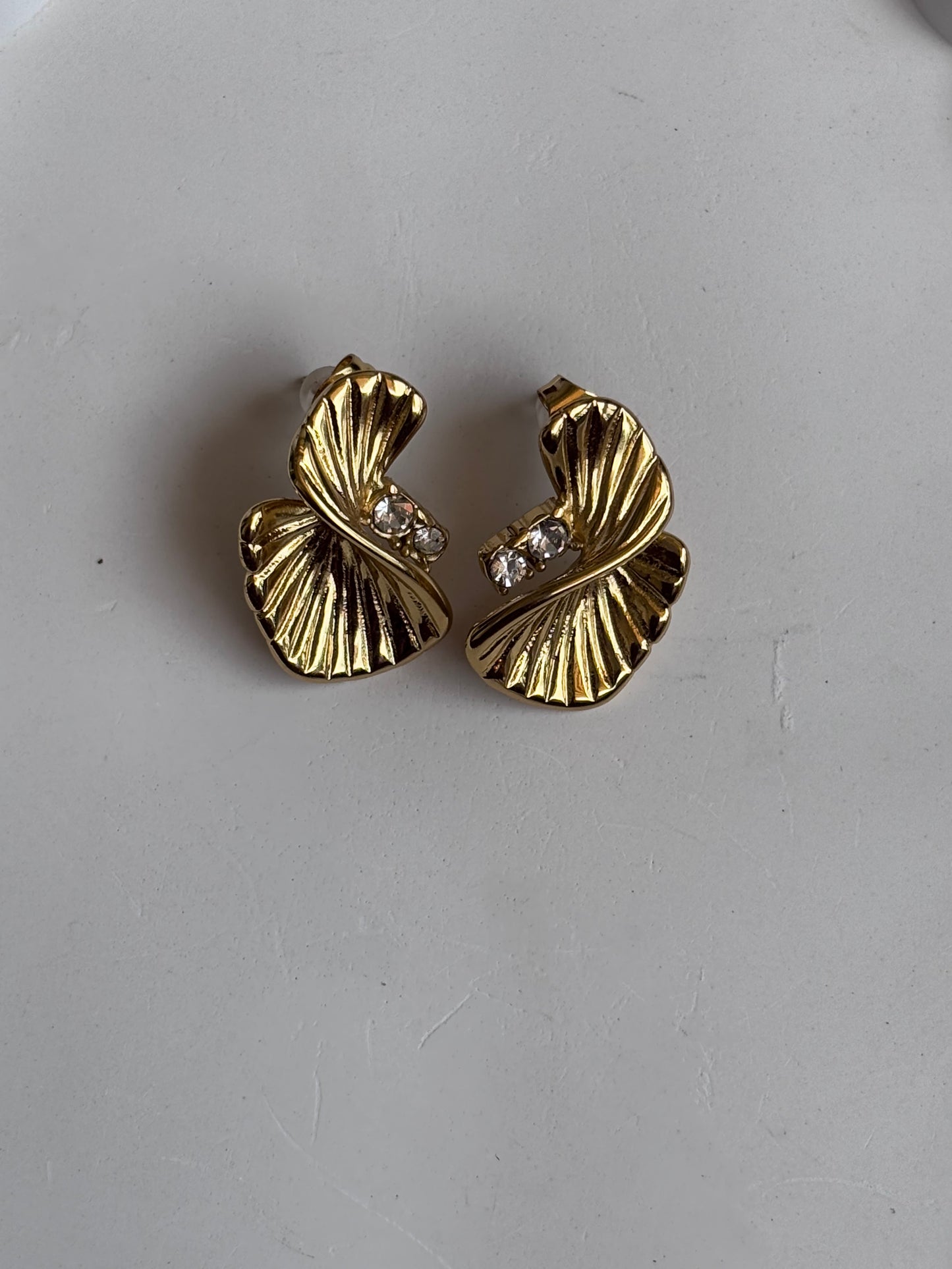 Twisty Me Stud earrings