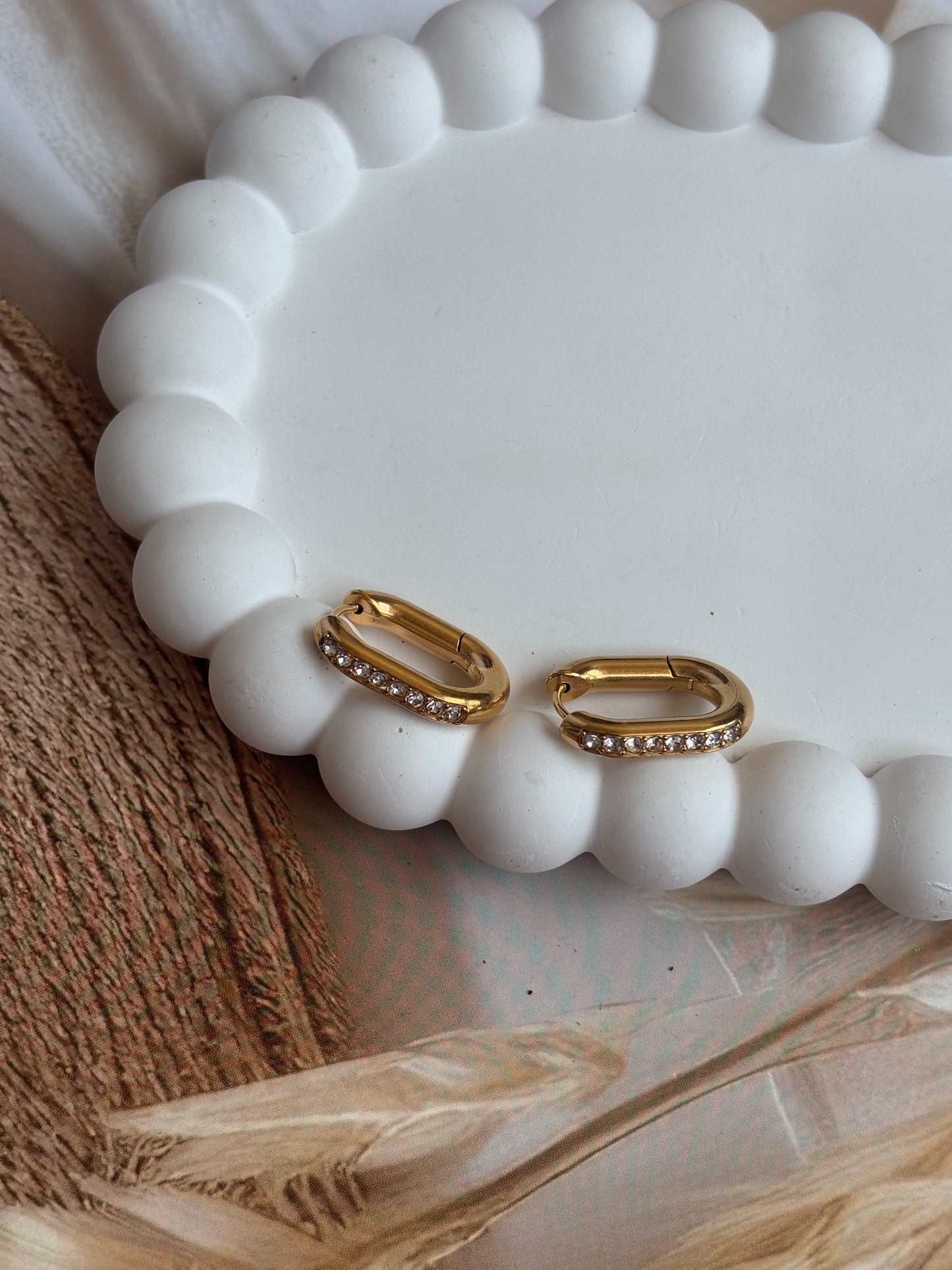 Rectoval studded Hoops