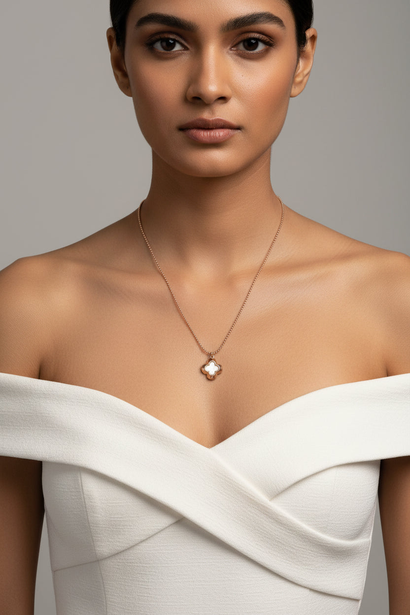 Sturdy Clover Necklace