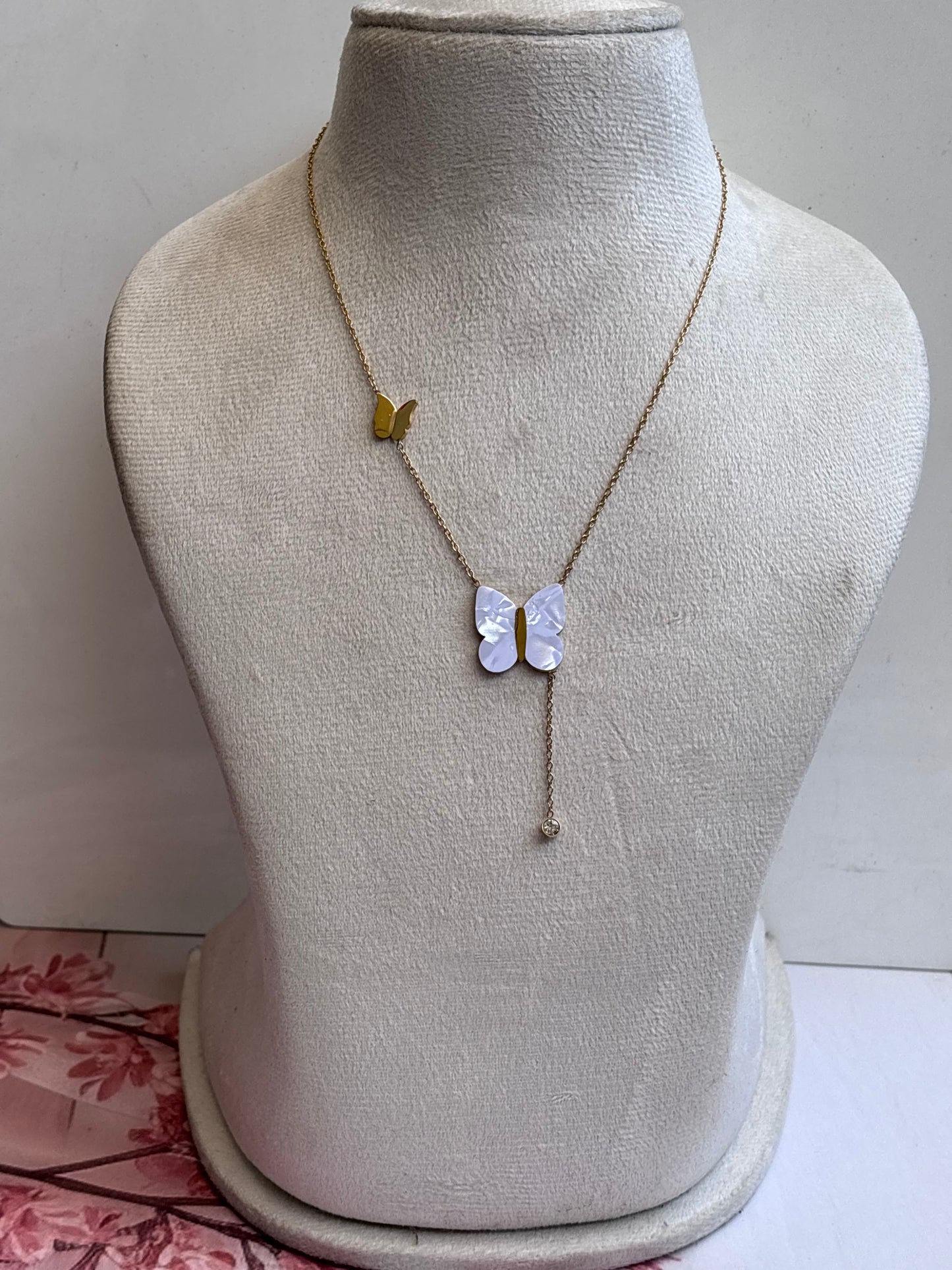 Whity MOP Butterfly Necklace