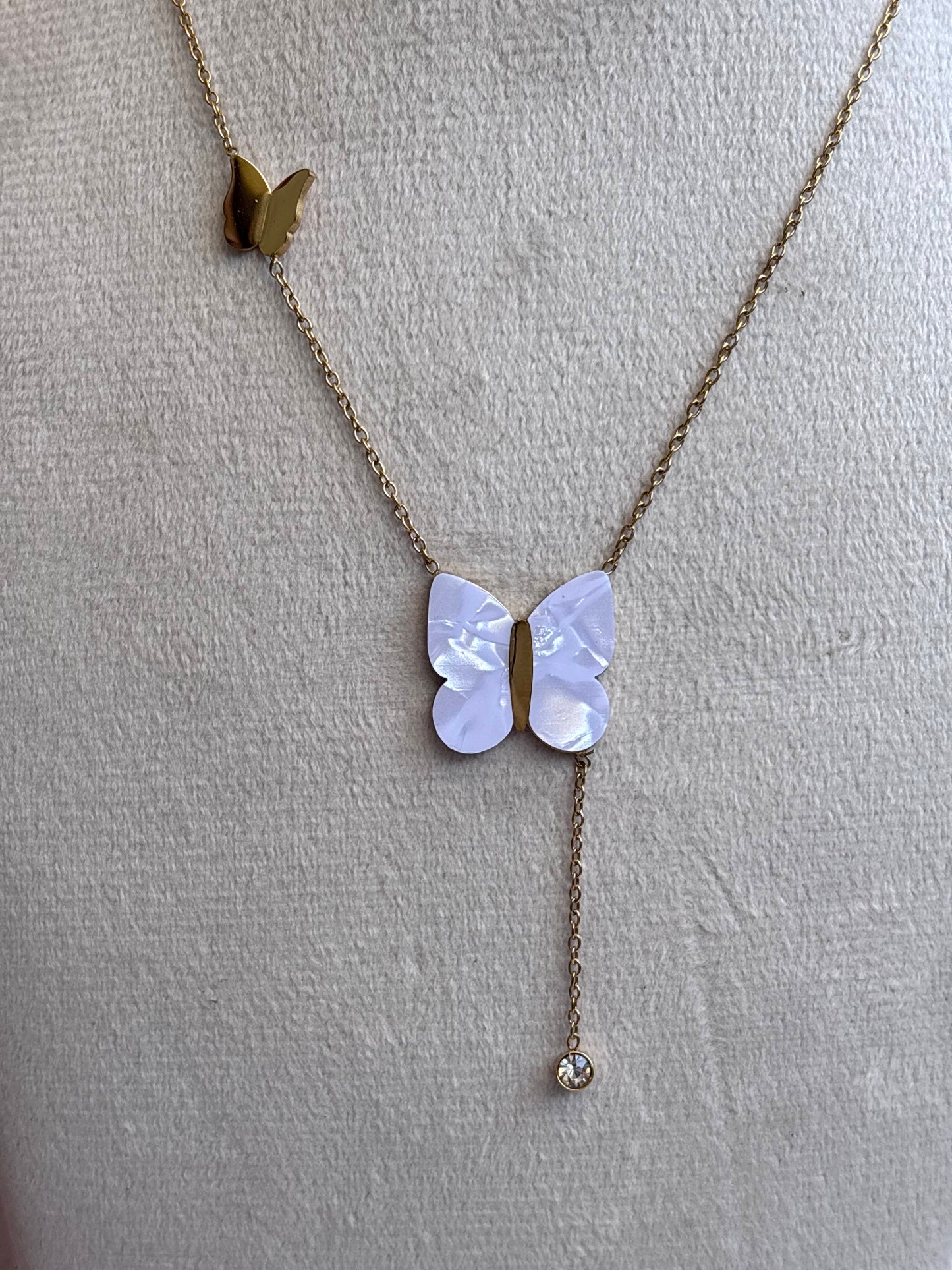 Whity MOP Butterfly Necklace
