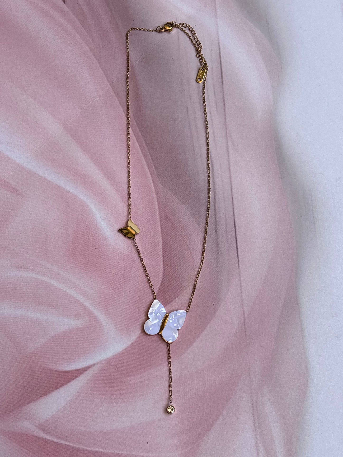 Whity MOP Butterfly Necklace