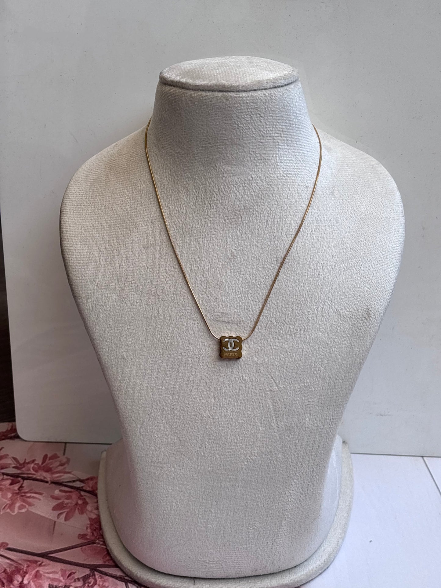 )( Paris Necklace