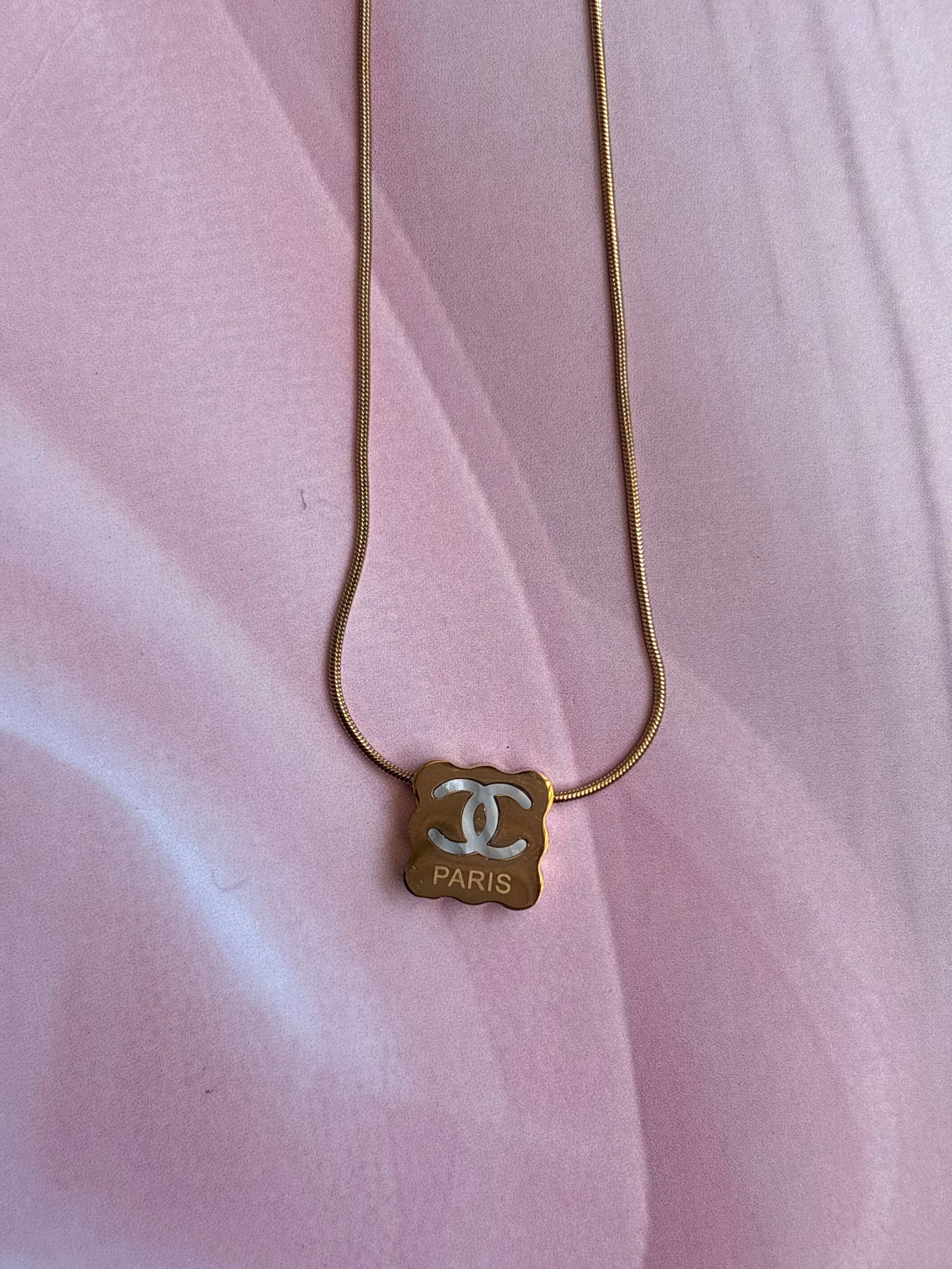 )( Paris Necklace