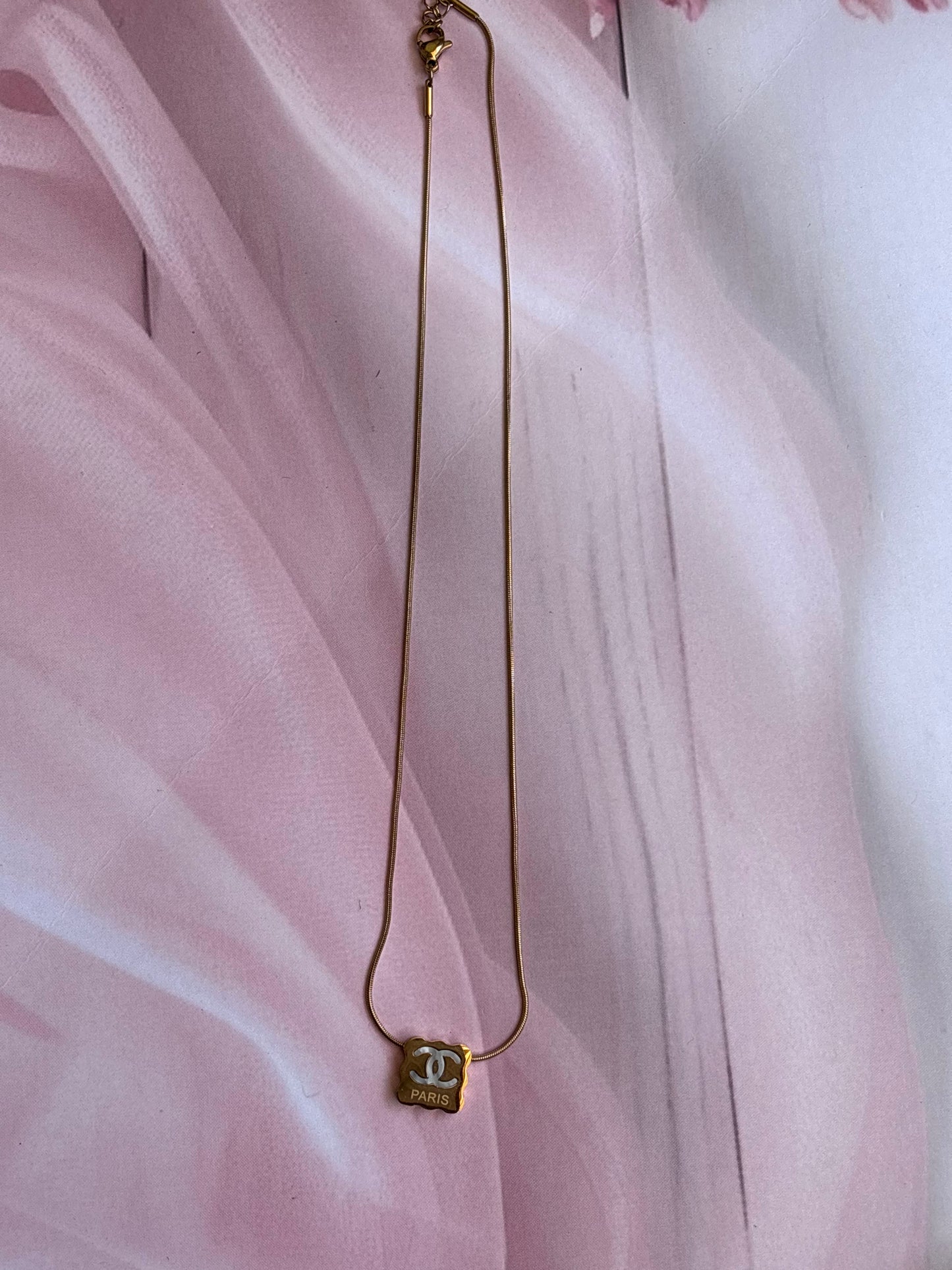 )( Paris Necklace