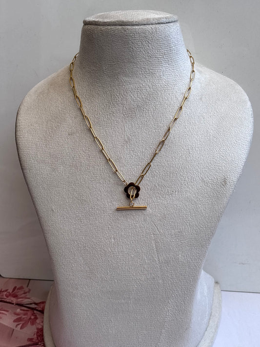 Flower in the bar necklace