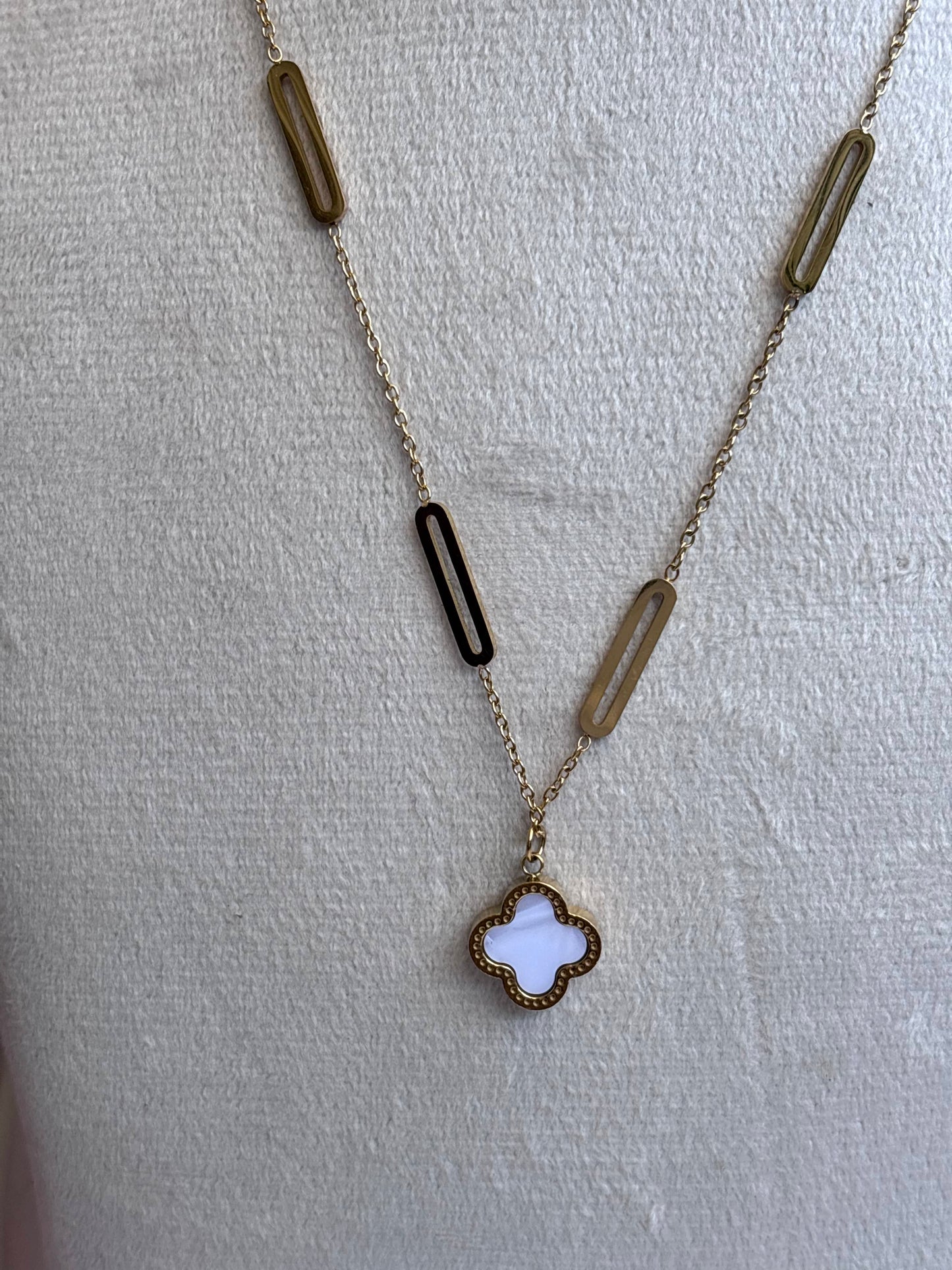 Barry Clover Necklace (2 way black and white clover)