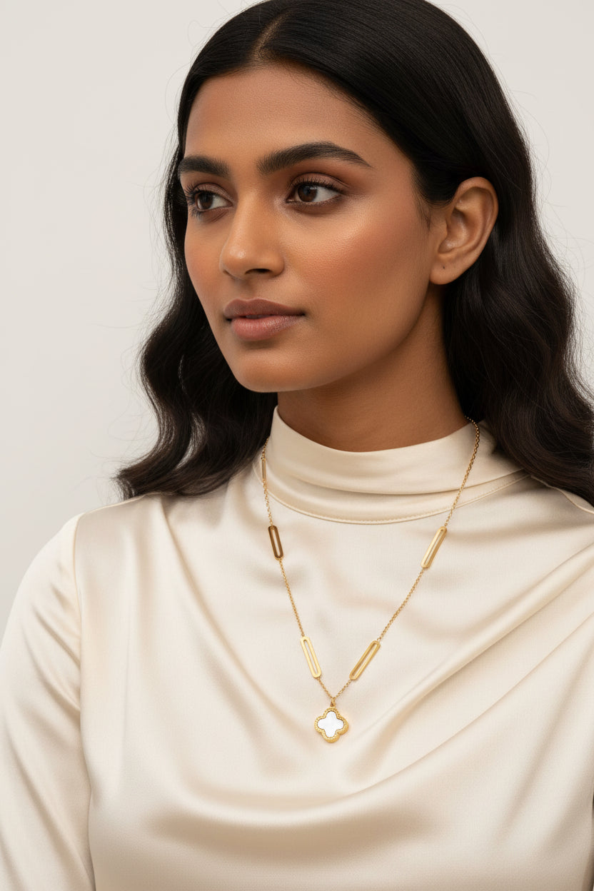 Barry Clover Necklace (2 way black and white clover)
