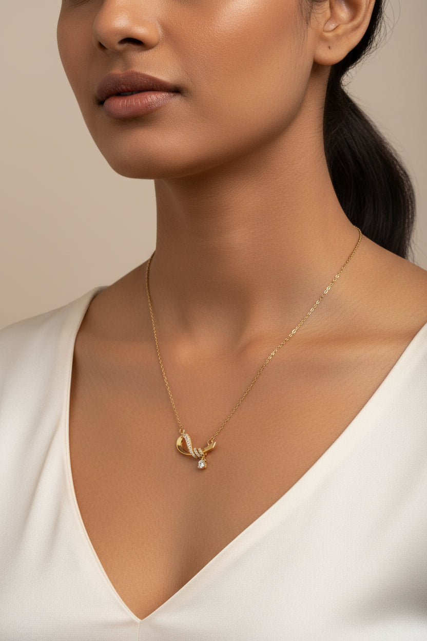 Studded curvy Necklace