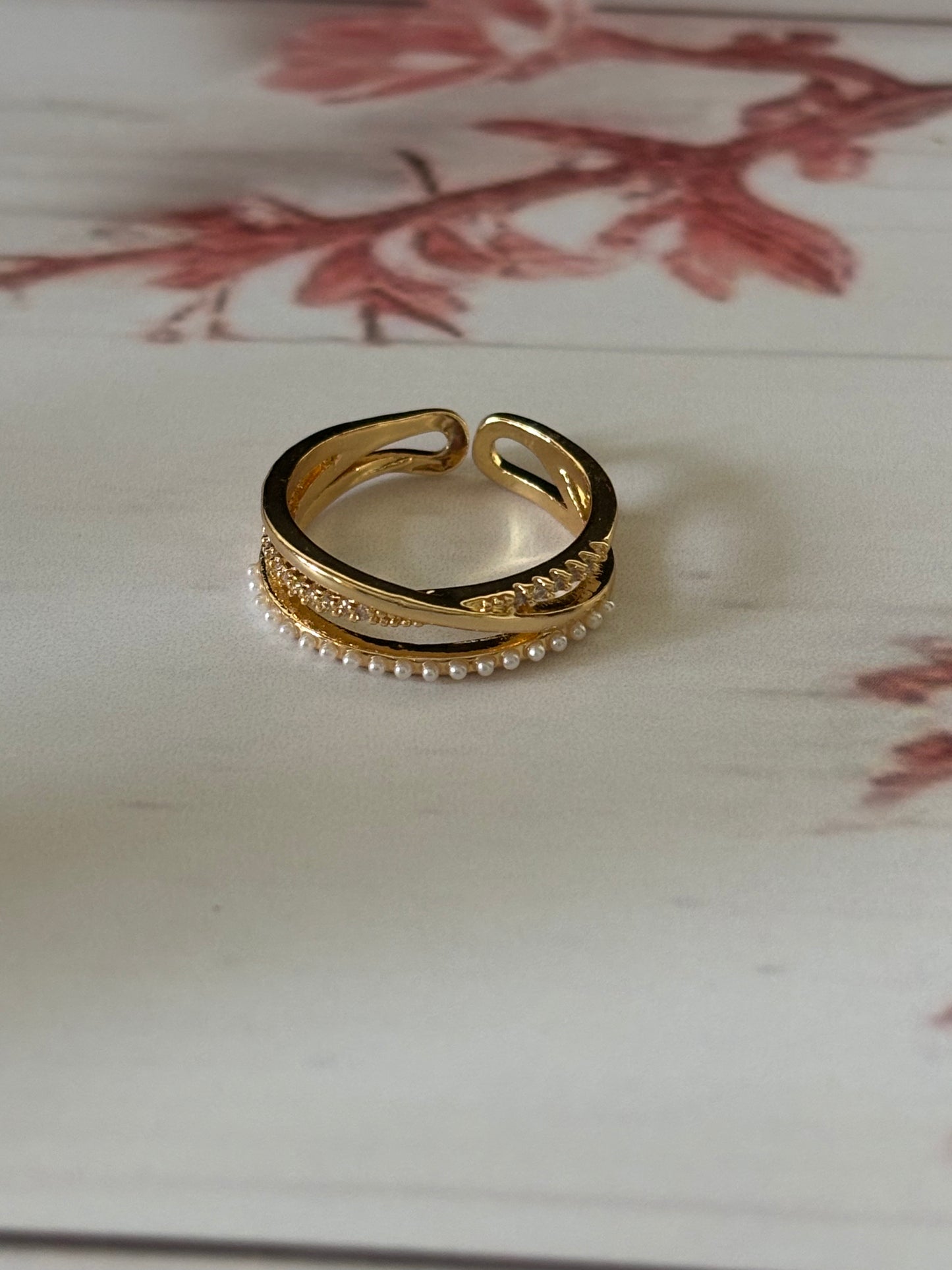 Criss cross-beads ring