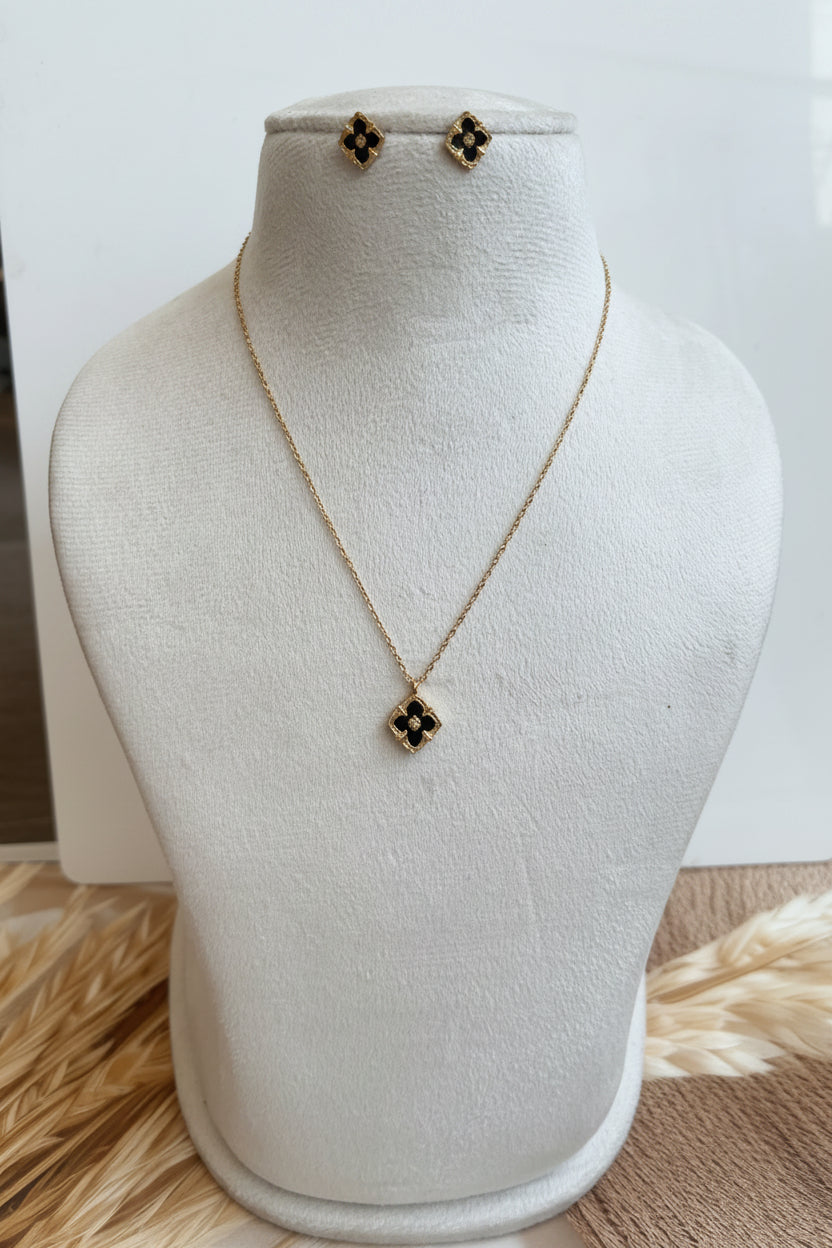 Black kite flower necklace studs set