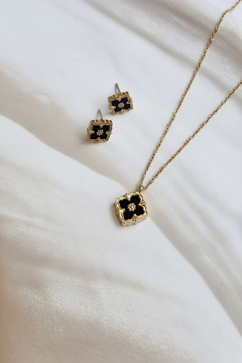 Black kite flower necklace studs set