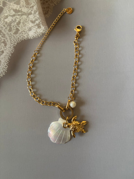 Golden shell beach bracelet