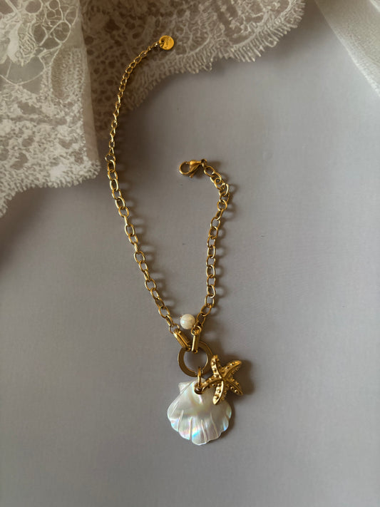 Shell and star motif bracelet