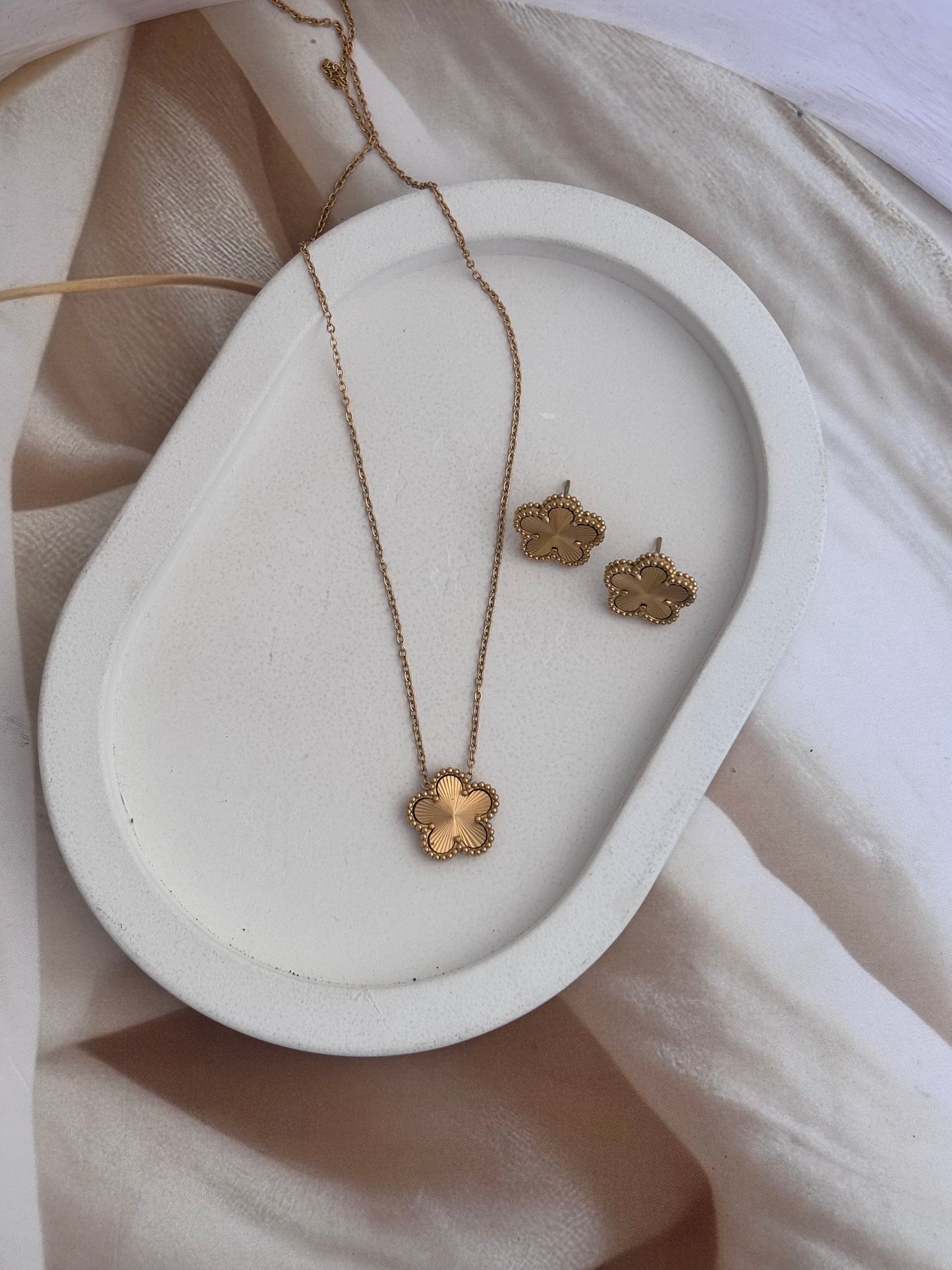 Golden flower necklace and stud set