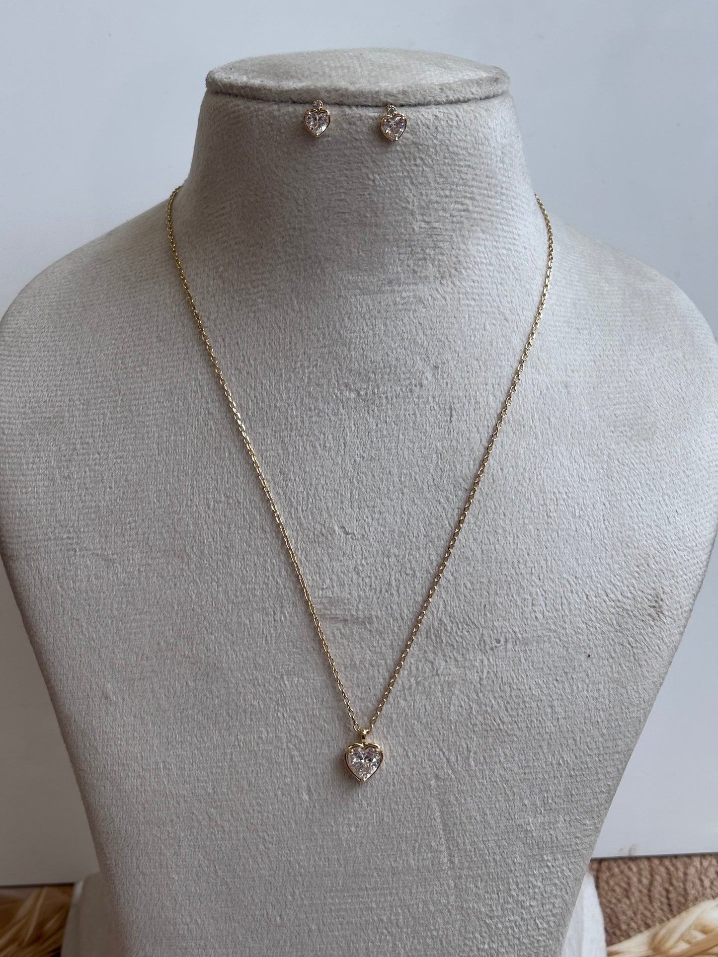 AD Stone heart pendant necklace set