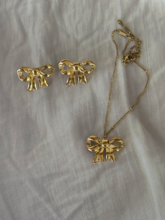 Golden Bow-me Necklace