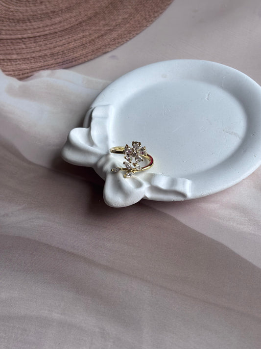 Flower leaf vel AD ring