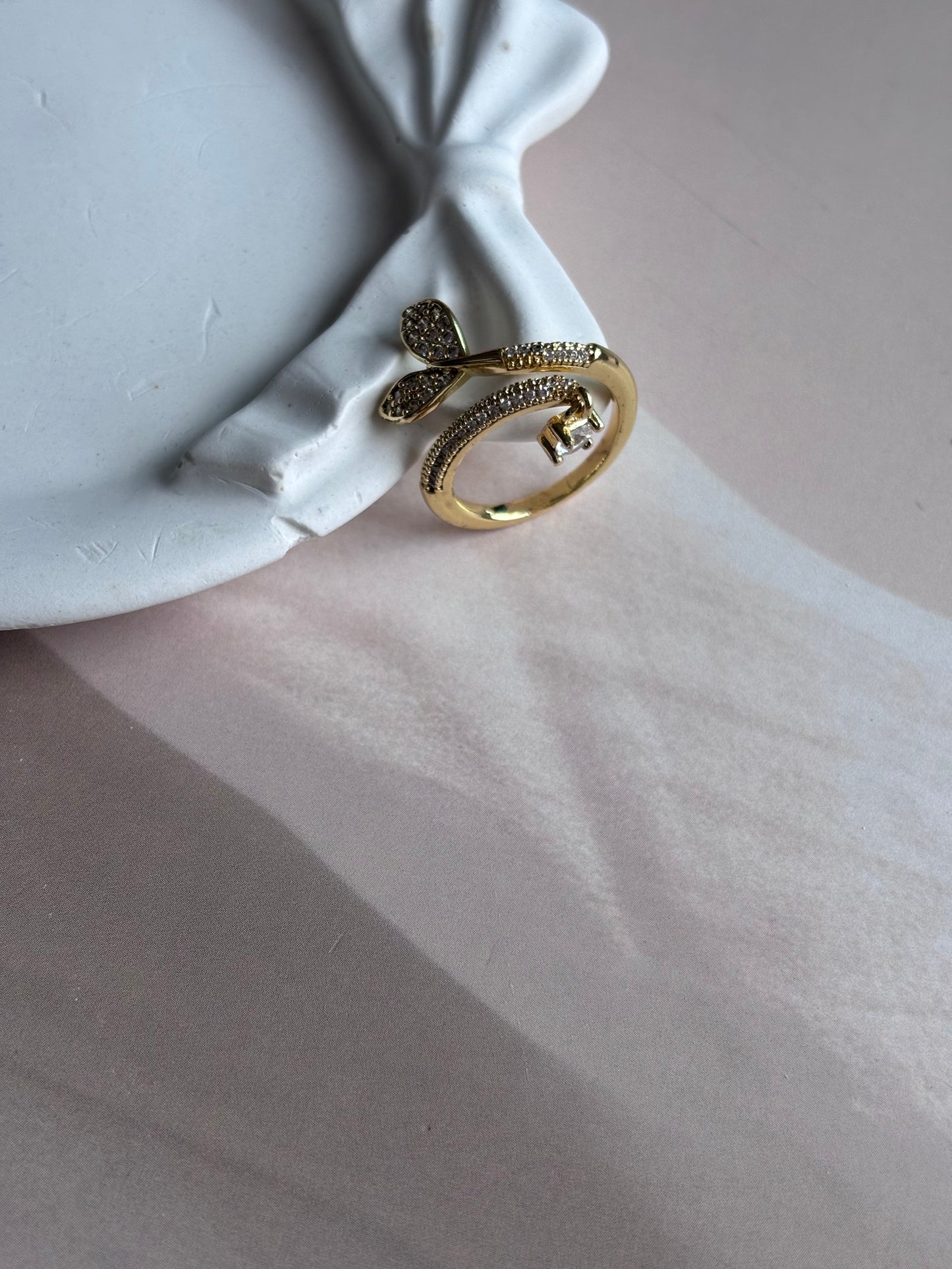 Mermaid Tail studded ring