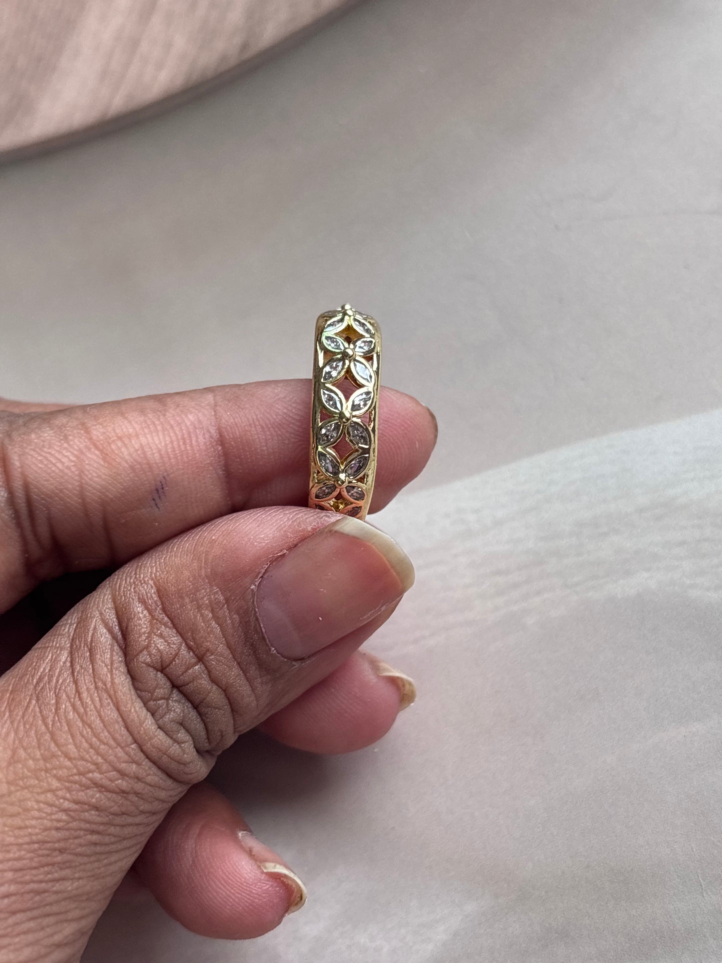 Quadrapetal flower ring