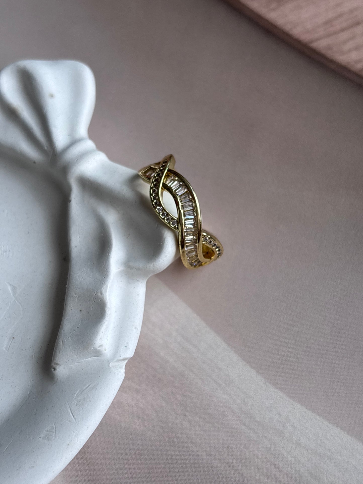 DNA ring broad studded