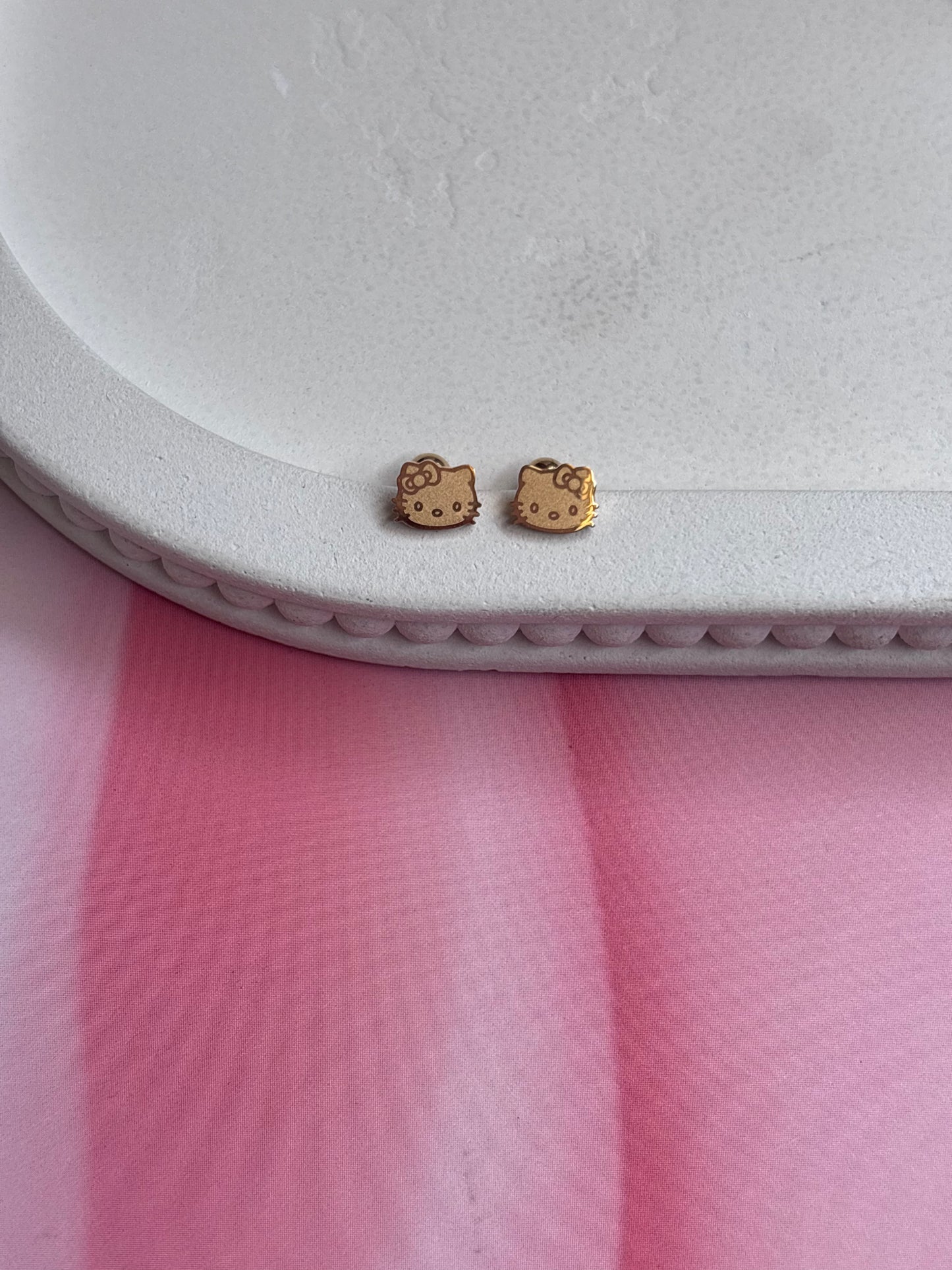Hello kitty small studs