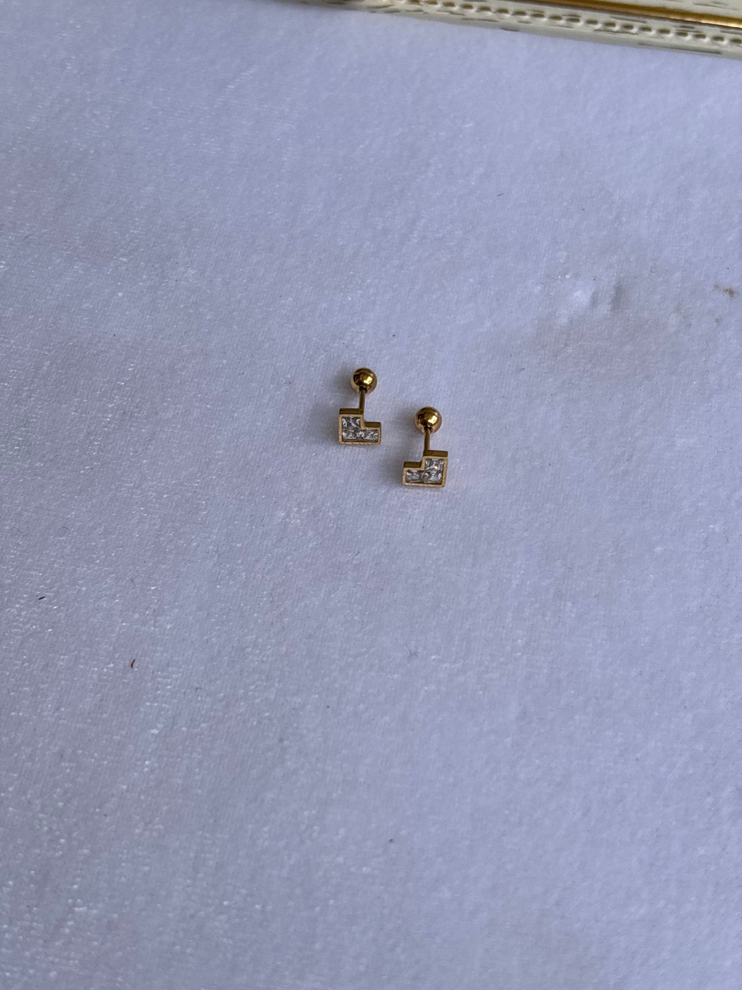 Squary heart AD studs