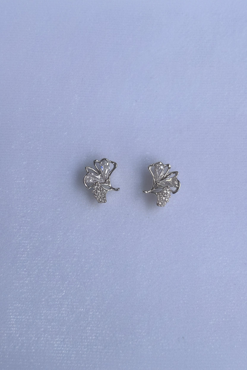 Mossy leaf studs