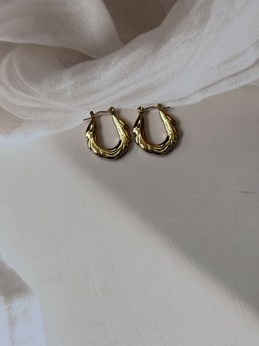 Wavy design 1 oblong hoops
