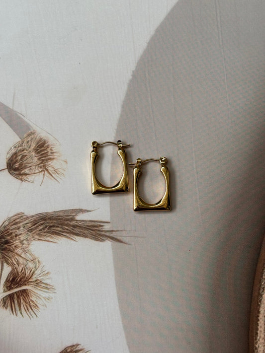 Golden plain box hoops