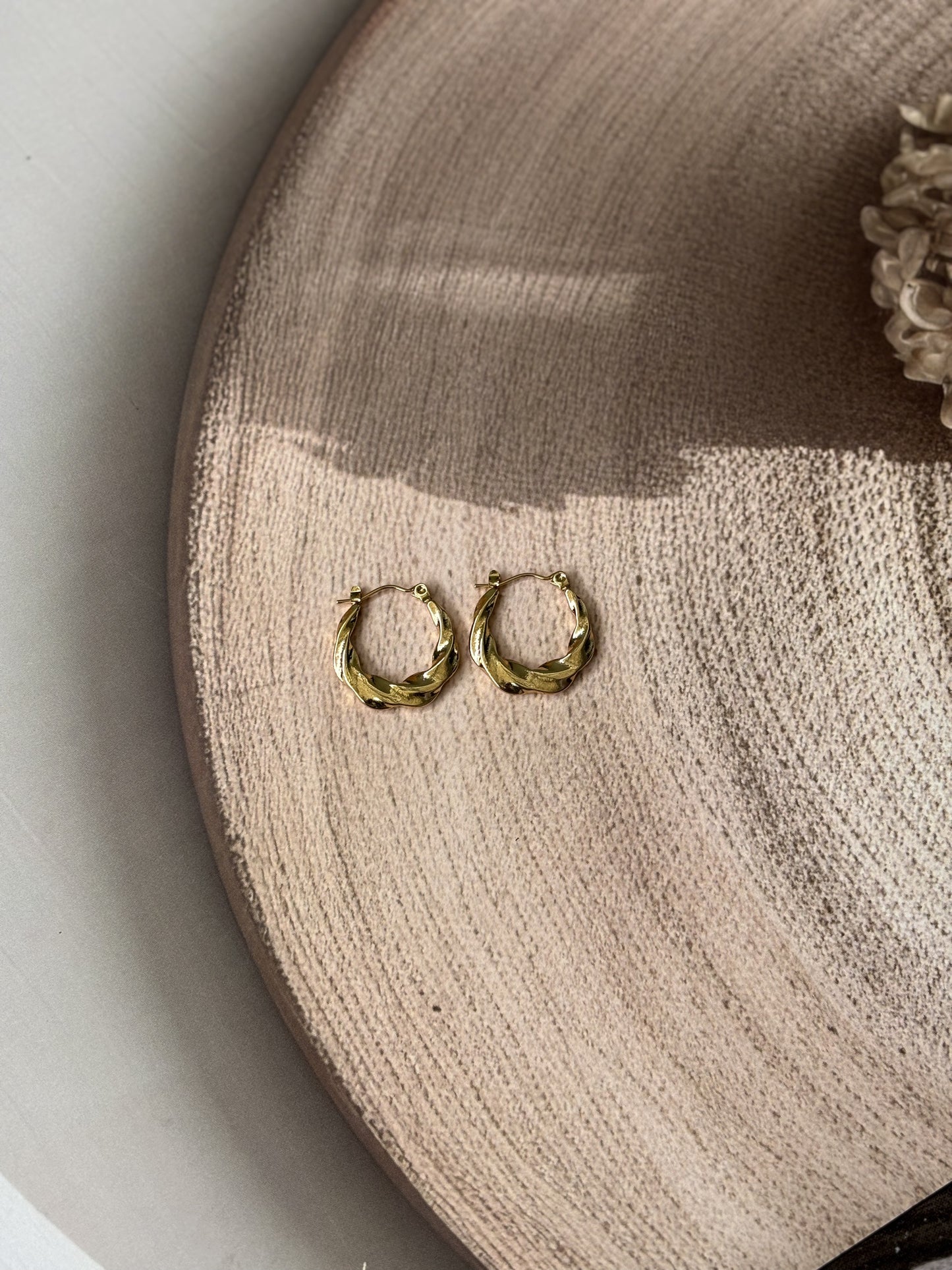Golden Wavy design round hoops