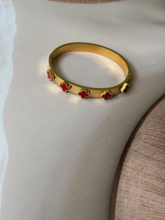 Clover leaf red Bracelet